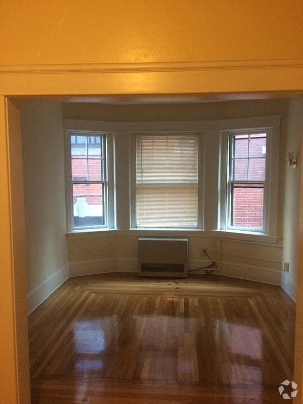 Building Photo - 110 High St Rental