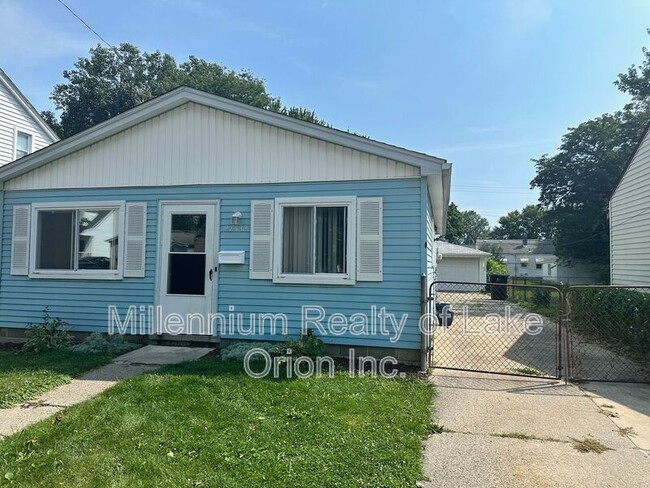 Building Photo - 27532 O'Neil St