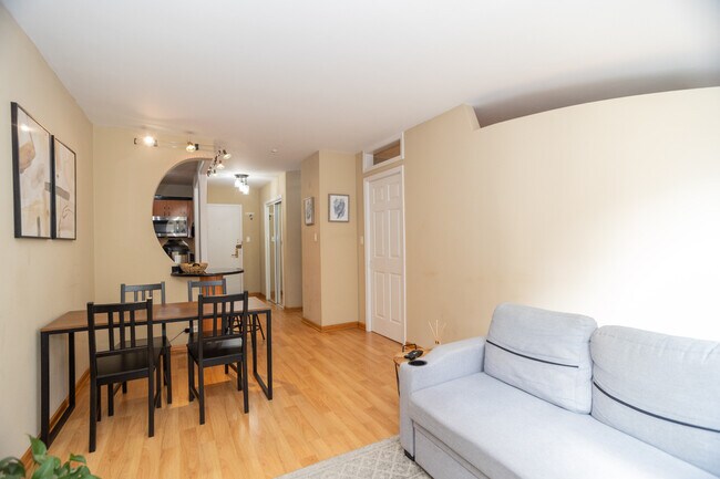 Photo - 777 N Michigan Ave Unit 2106