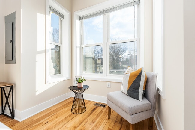 Photo - 30 Florida Ave NE Unidad #1