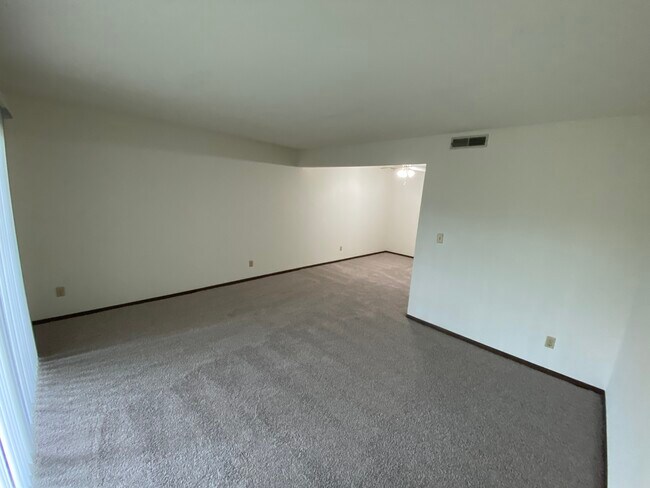 Hamlet 1 habitación - Comedor/sala de estar - Versailles Apartments