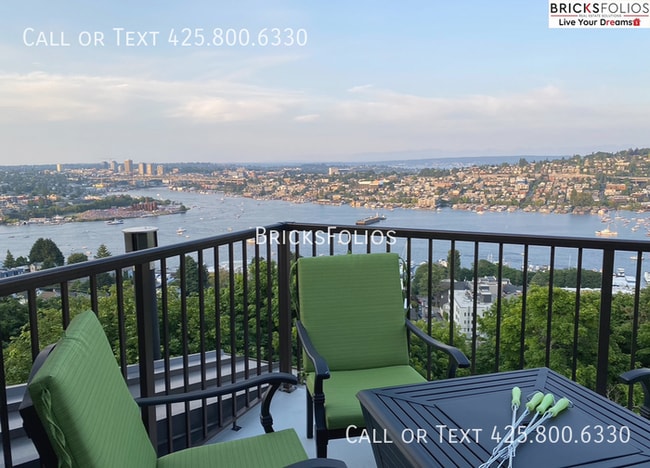 Photo - Wake Up to Lake Union – Tudor Home in Prim...