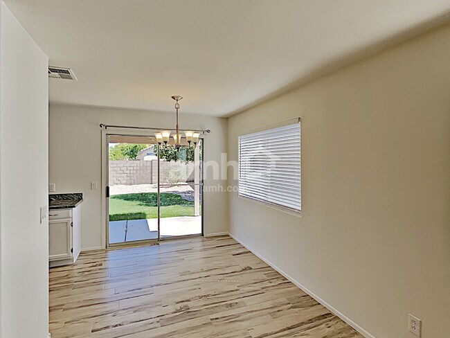 Photo - 3238 W Abraham Ln