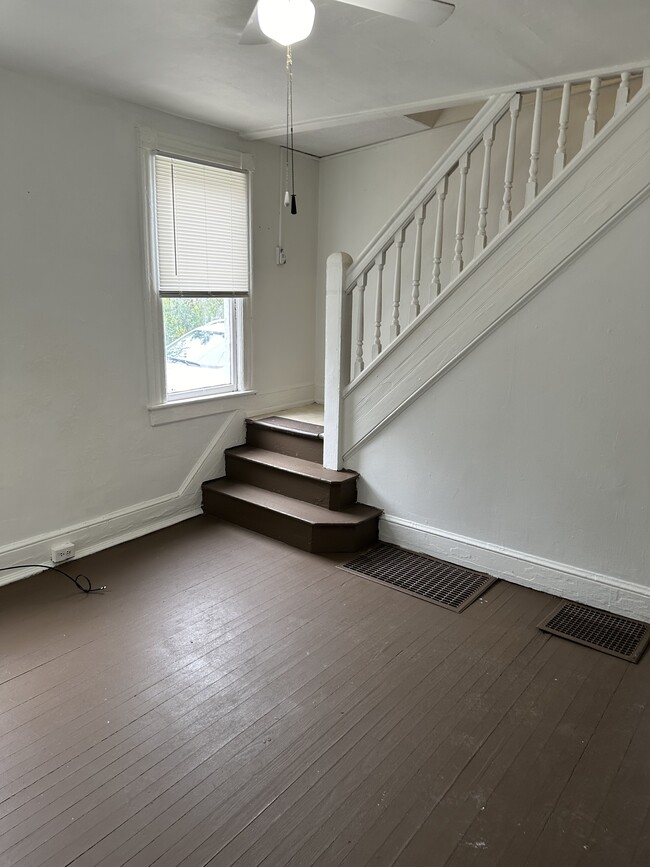 Building Photo - 216 Milton Pl