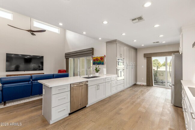 Photo - 5137 N 79th Pl