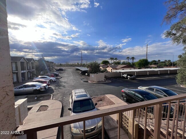 Photo - 45 N Phyllis Unidad 209