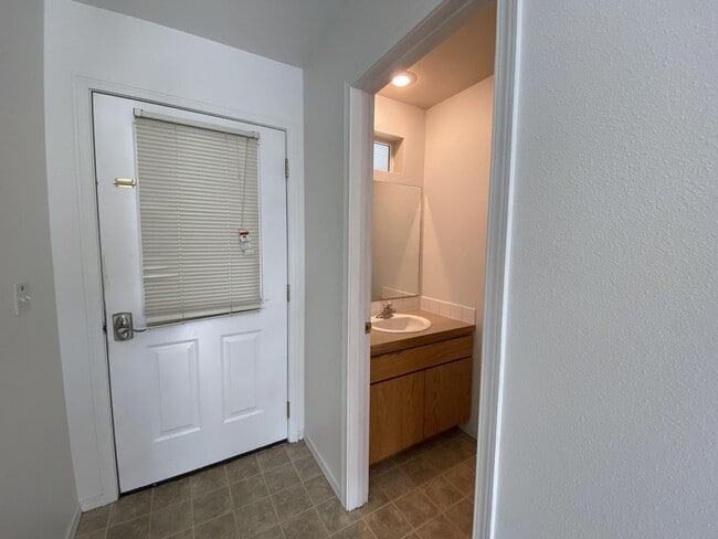 Photo - 857 N Garfield St Unit 859