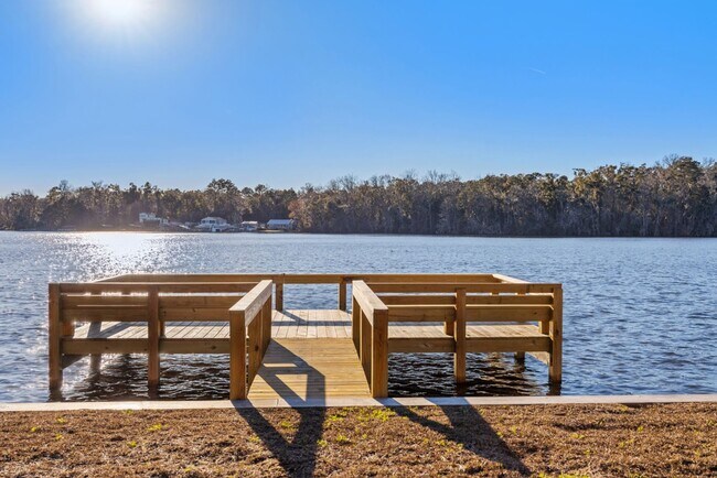 Lake Talquin - LAKEFRONT- Furnished 3 bedr... - Lake Talquin - LAKEFRONT- Furnished 3 bedr... House