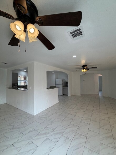 Photo - 9210 Tacquard Dr