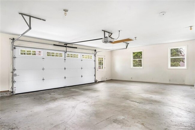 Photo - 33 Upland Way