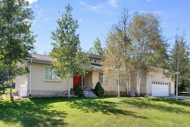 Building Photo - 8735 Silver Spur Rd