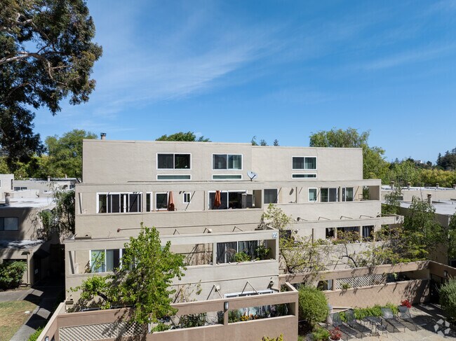 Photo - 1919 Alameda de las Pulgas