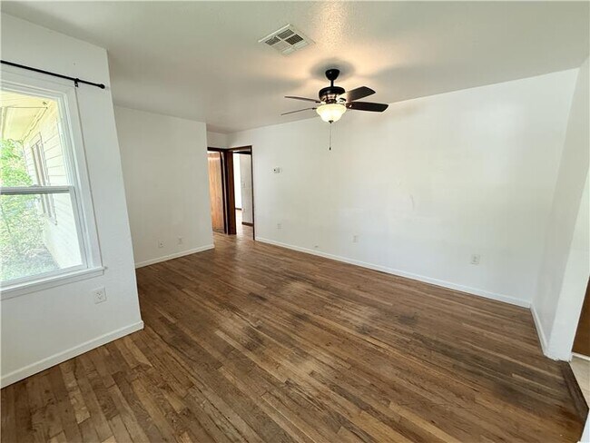 Photo - 1004 S 3rd St