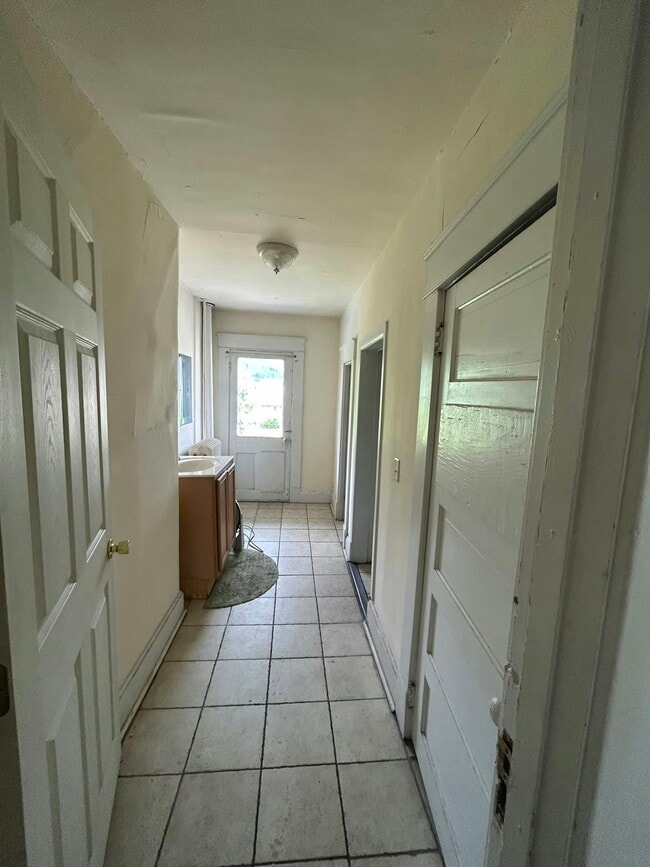 Photo - 200 W Morrison St Unit Upstairs Room A