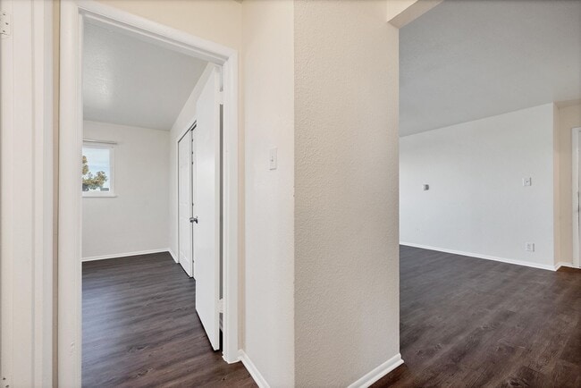 Del Mar Garden Apartments