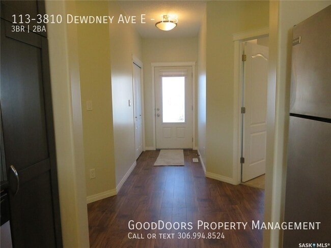 Building Photo - 3810-3810 Dewdney Ave E