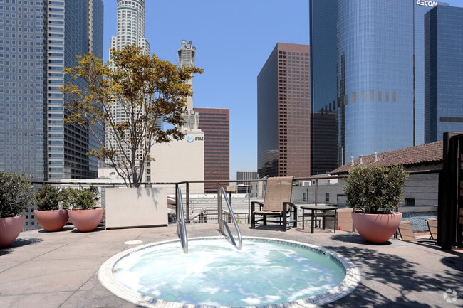 Building Photo - Metro 417