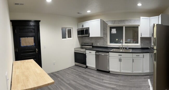 Building Photo - 426 1st St SW Unit 2