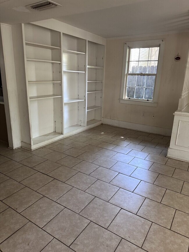 Photo - 2104 Emogene St Apartments