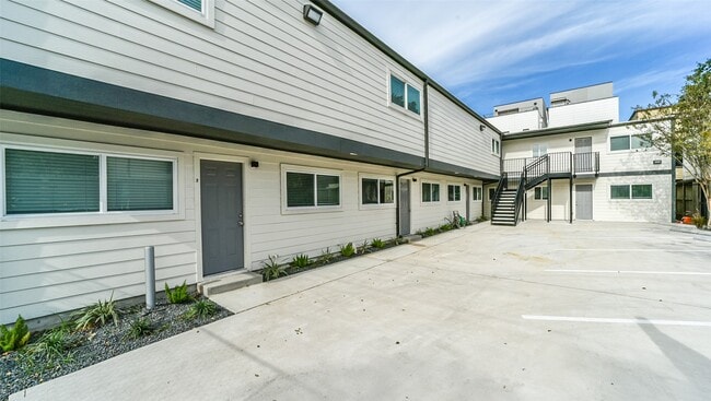 Photo - 1608 Welch St Unit 6