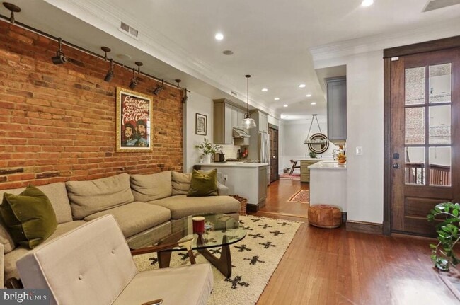 Photo - 3008 11th St NW