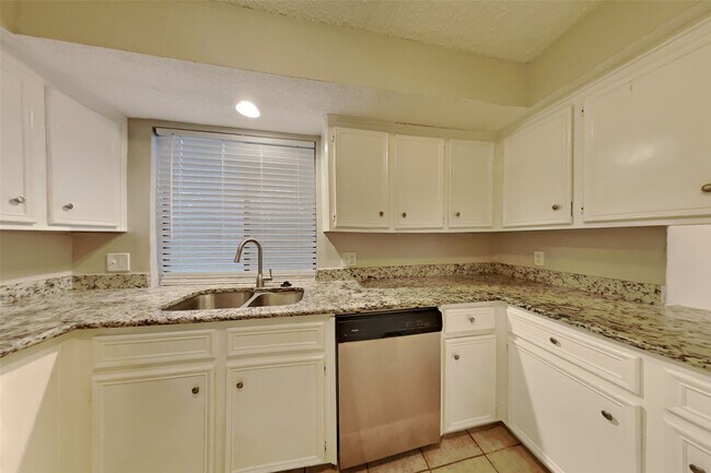 Photo - 542 Enchanted Hollow Dr