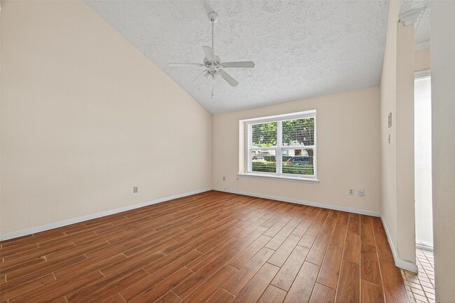 Photo - 10913 Bexley Dr
