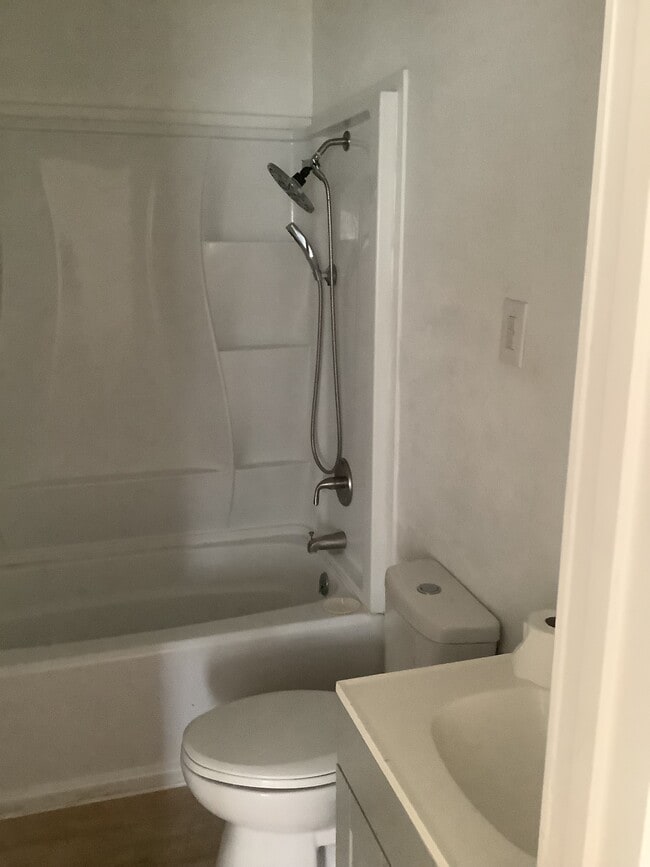 Photo - 1339 Woodlawn Dr