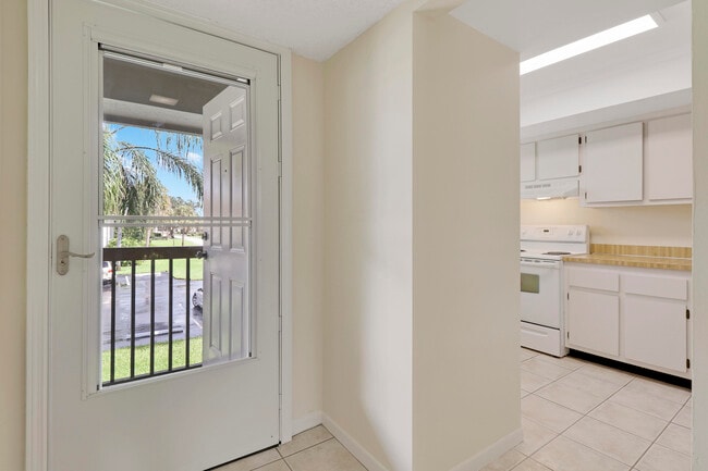 Photo - 1600 NE Dixie Hwy Unit 10-203