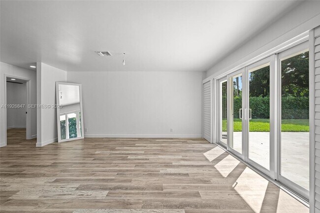 Photo - 14330 SW 16th St