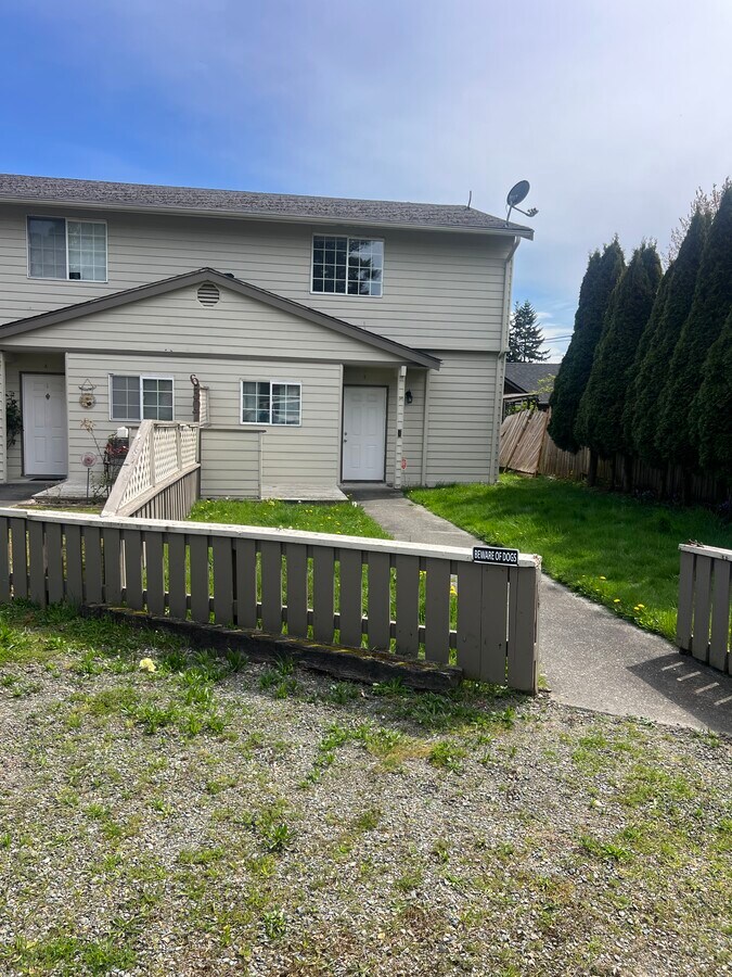 Photo - 6307 Commercial Ave Unit Duplex in Everett