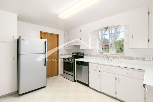 Photo - Spacious Duplex with Central AC and Washer...