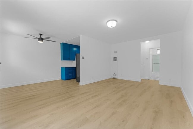 Building Photo - 6114 Cahuenga Blvd Unit 06