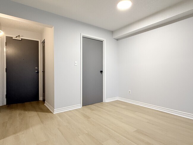 Photo - 2940 Elsmere Ave Unité 105