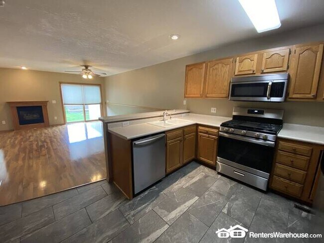 Photo - 3 bedroom/3 bath Townhome in Norwalk for Rent