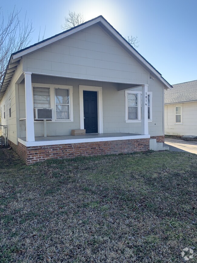 Building Photo - 1014 S High School St Rental