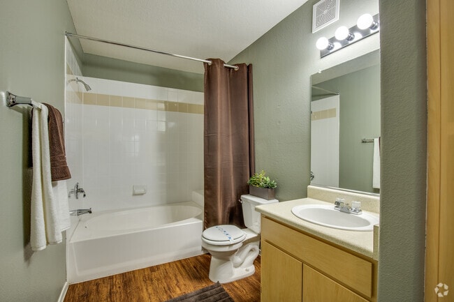 1 BR, 1 BA - 745 SF - Rancho De Montana