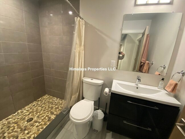 Photo - 407 Dudley St Unit 1