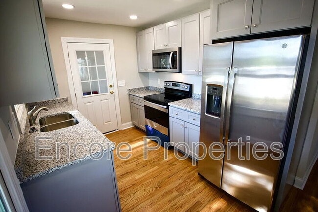Photo - 901 Stewart St