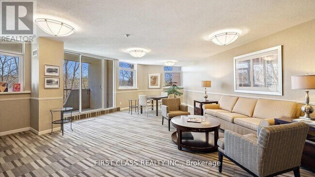 Photo - 7811 Yonge St Unit 905