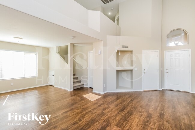 Photo - 4332 E Windsong Dr