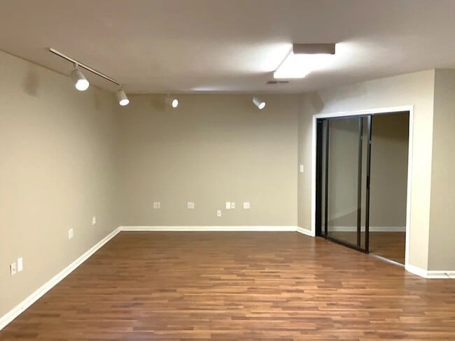 Building Photo - 8005 W Pocahontas Ave