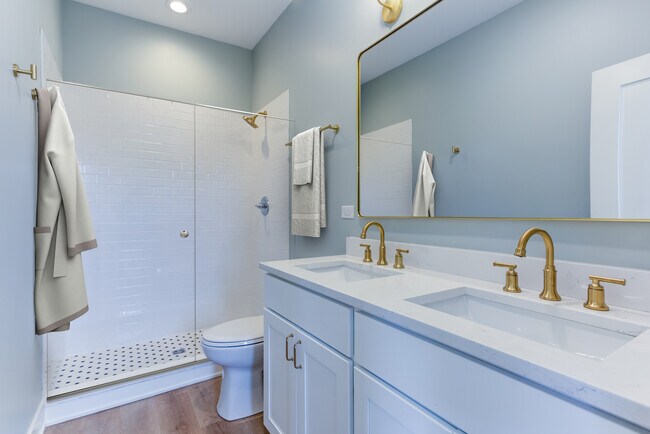 Photo - Montrose Point Apartments
