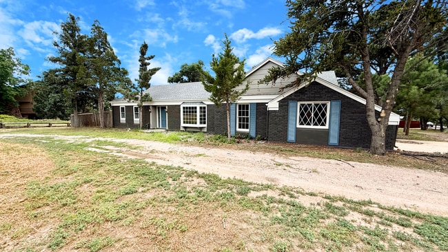 Photo - Stylish 3-Bedroom Remodel with Two Firepla...
