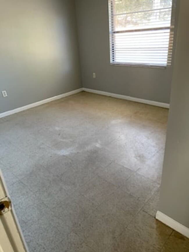 2830 Skyview Dr