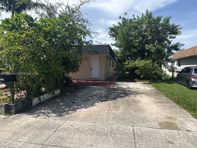 Photo - 5715 Hayes St Unit 5715