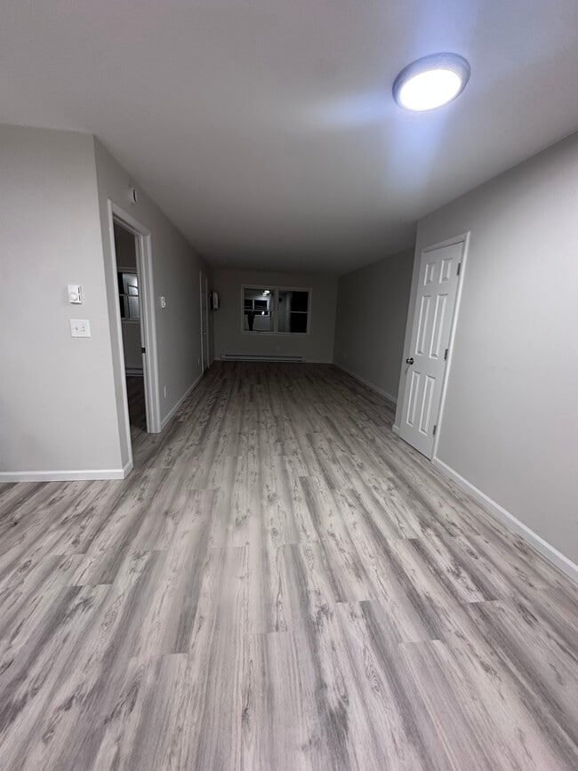 Living room - Saugerties Cove View Apartment Homes