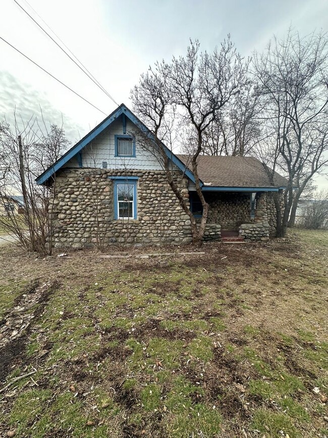 Photo - Quaint home with unique charm!