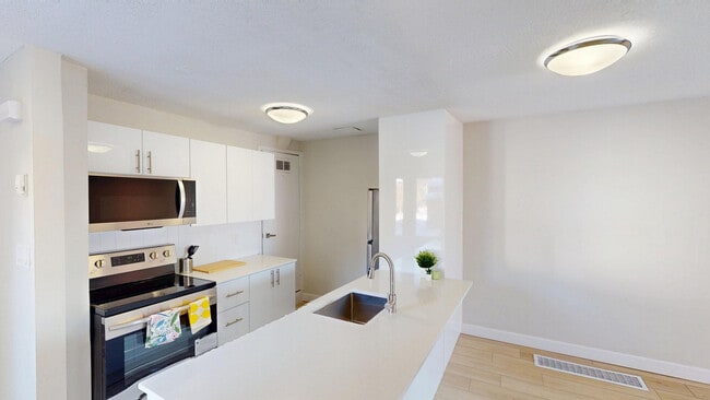 Photo - Britannia Beach