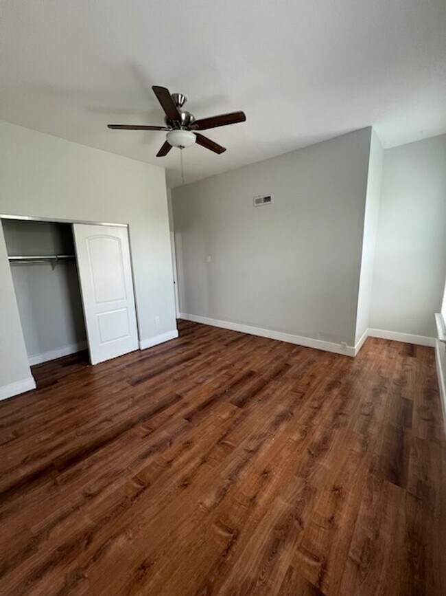 Photo - 3437-3439 Dunnica Unit 3439A